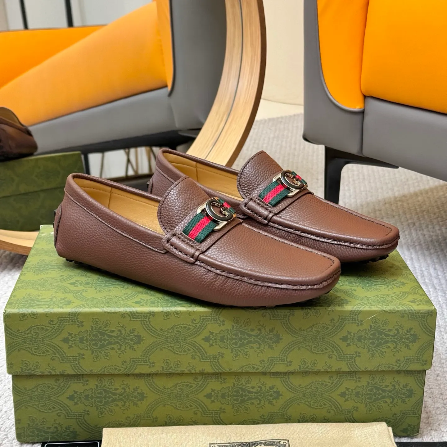 Men's shoes 💰420 (Yangli) Gucci* - the top version of Gucci classic beanie shoes! It is made of imported original cowhide and has a comfortable first layer of sheepskin lining! Original wear-resistant rubber outsole! High quality products! Size 38-46, with shoe dial, cloth bag, card